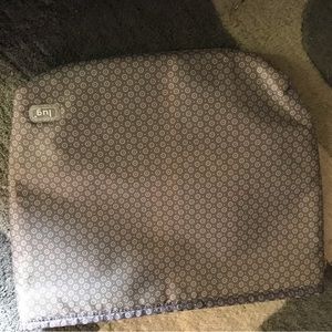 Lug insulated pouch